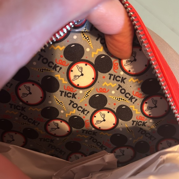 NWT Disney Loungefly Mickey clock/watch bag and wallet - Picture 5 of 12